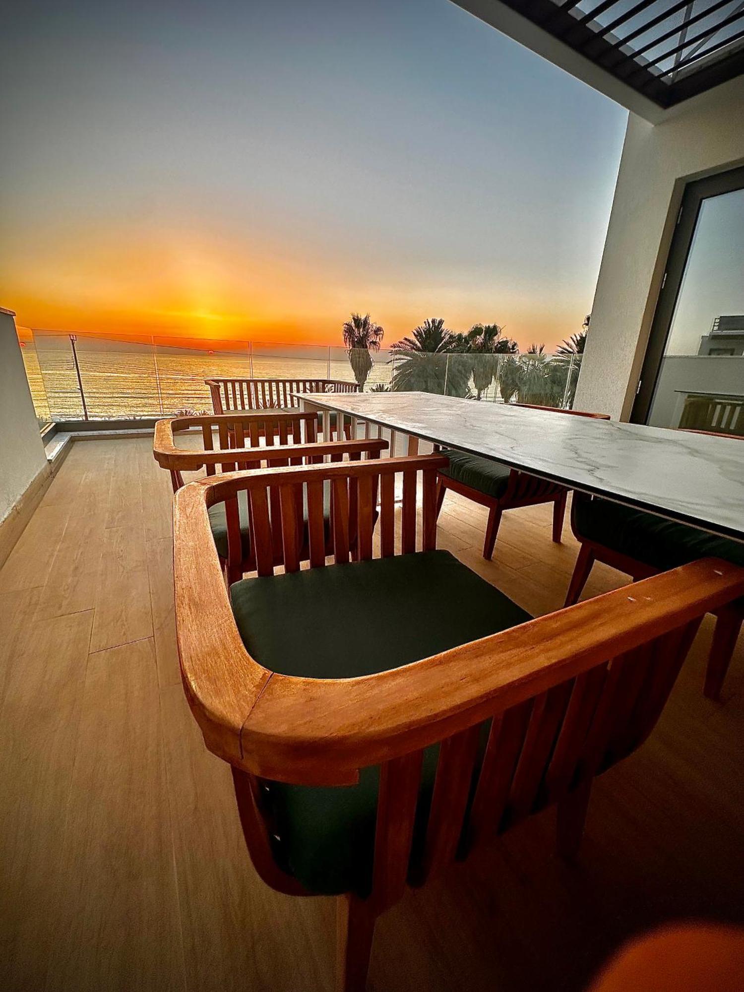 Santa Barbara Seafront Villas W Jacuzzi Pool Paphos 外观 照片