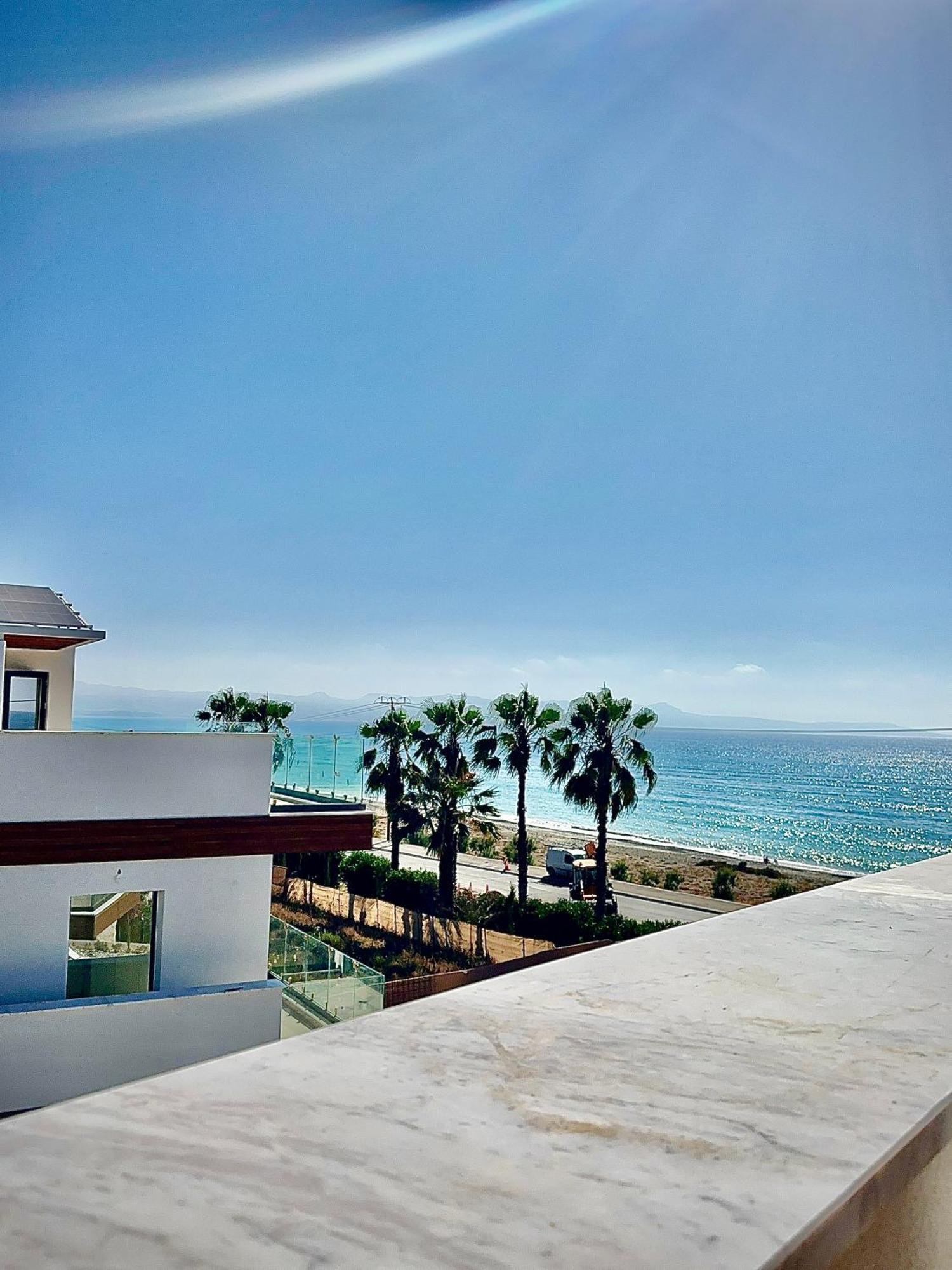 Santa Barbara Seafront Villas W Jacuzzi Pool Paphos 外观 照片